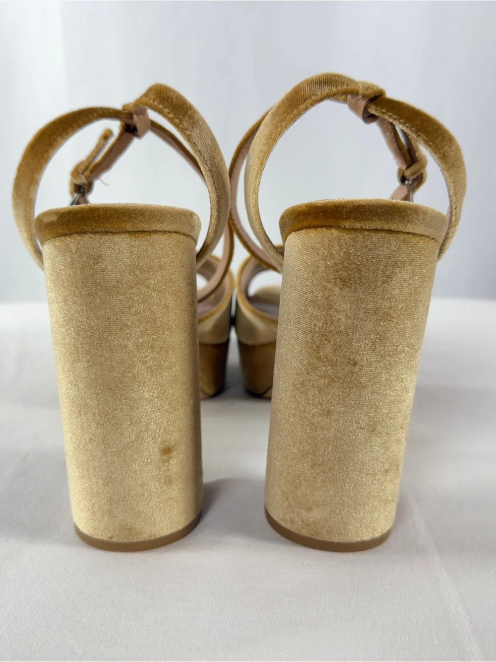 Steve Madden Lourdes Velvet Platform Sandals in Gold Size‎ 9.5
